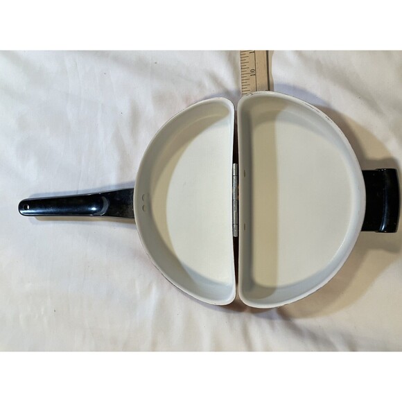 Vintage Mirro French Omelet Maker Skillet  2 Sided Non Stick USA Pan - Picture 5 of 6